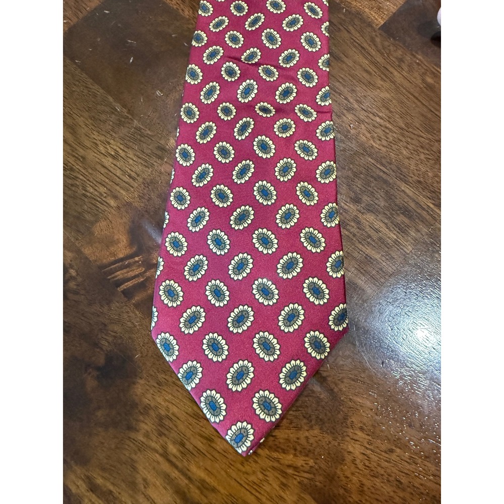 Woodward Mens Red Silk Floral Medallion Classic Necktie Business Formal Tie